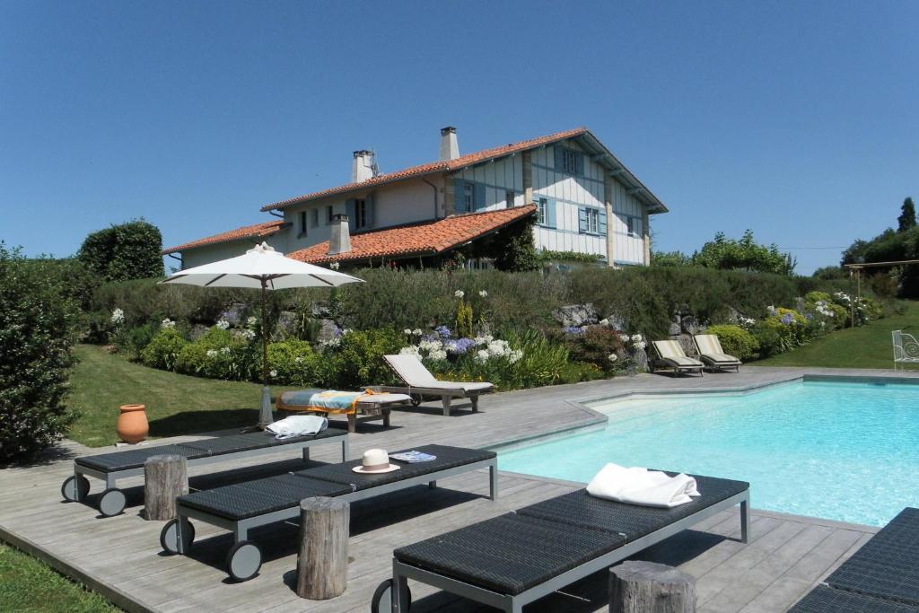 아르캉그 Les Volets Bleus B&B 외부 사진